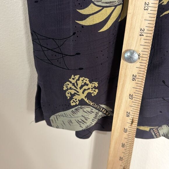 Tommy Bahama Mens Floral Hawaiian Silk Button Up Shirt Size large Beach Pool - Picture 7 of 8